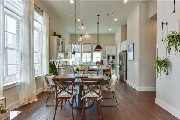 Vineyard Townhome (1/7/2020 - Credits: Robert Kies Photography)