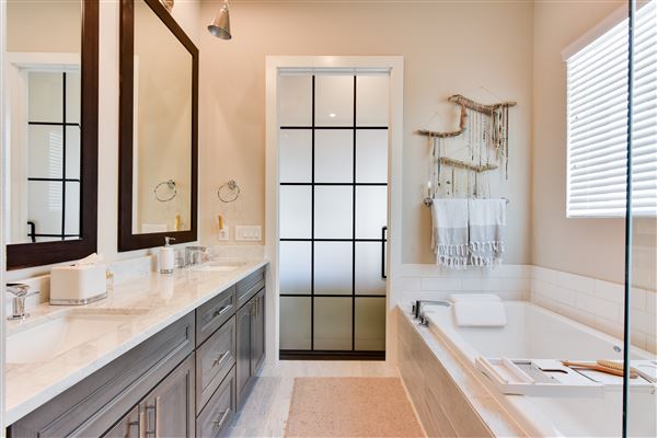 Vineyard Townhome (1/7/2020 - Credits: Robert Kies Photography)
