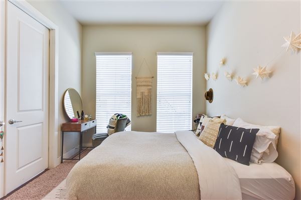 Vineyard Townhome (1/7/2020 - Credits: Robert Kies Photography)
