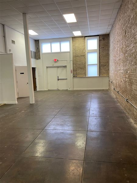 Vacant Taylor Storefront (9/23/2021)