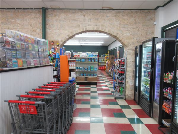 Ideal Food Store (1/19/2022 - Credits: Jane Jeschke)
