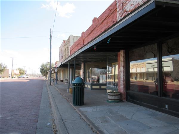 Lacy's Emporium (3/5/2022 - Credits: Jane Jeschke)