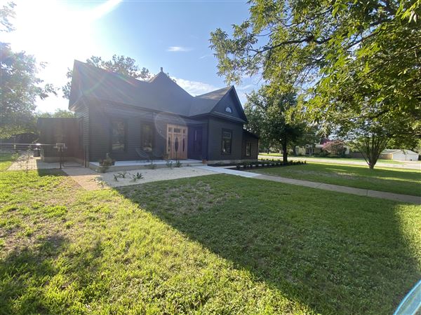 Pharis House (10/15/2022 - Credits: Moyara Pharis)