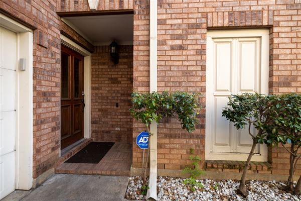 Evergreen Townhome (9/1/2023 - Credits: Red One Management)