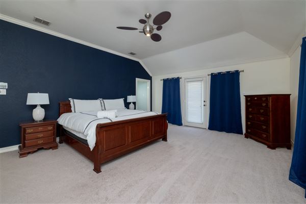Evergreen Townhome (9/1/2023 - Credits: Red One Management)