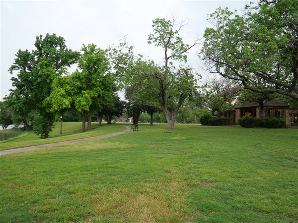 Lake Cliff Park (4/26/2024 - Credits: Alex Payne)