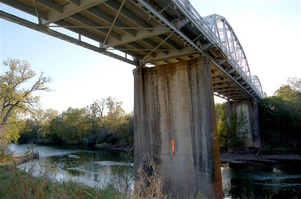 Hwy 71 Bridge over Colorado River (11/17/2006)