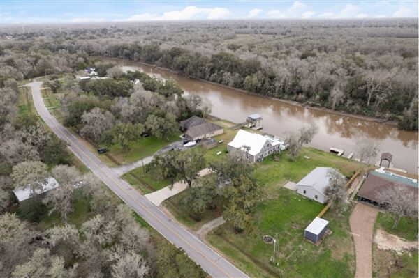 San Bernard River House (8/10/2024 - Credits: 4765 CR 747A)