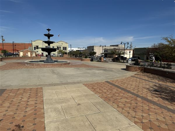 Baytown Town Square (12/13/2024 - Credits: Ryan Rawlings and Glenn Loyd)