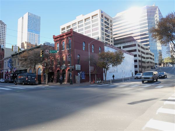 6th Street Retail District (12/20/2024 - Credits: Alex Payne)