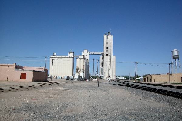 Plainview Grain Elevators (5/5/2004)