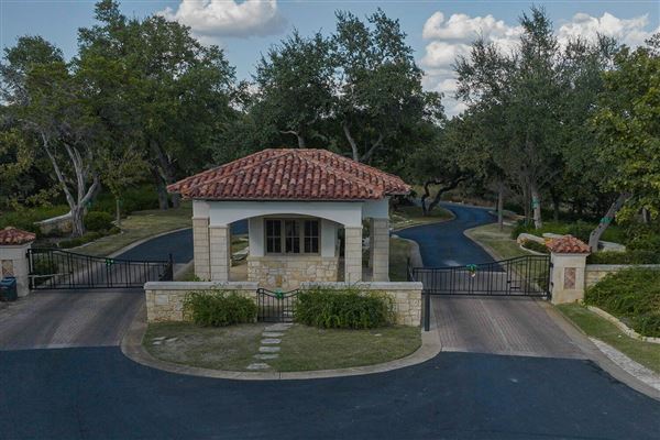 Moonlight Bay House (3/27/2026 - Credits: submitted by: Chris Rajiah)