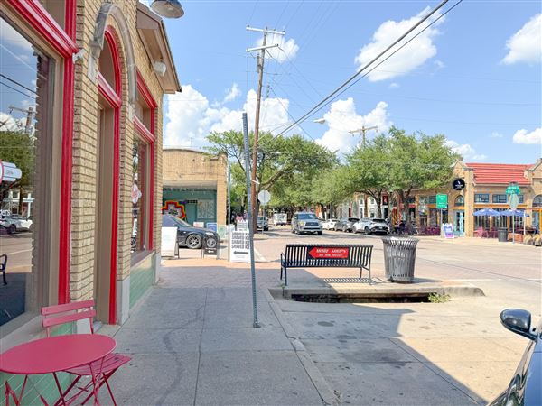 Bishop Arts Retail District (10/6/2025 - Credits: Austin Flores)