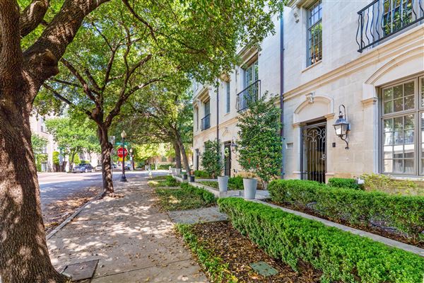 Worthington Condo
