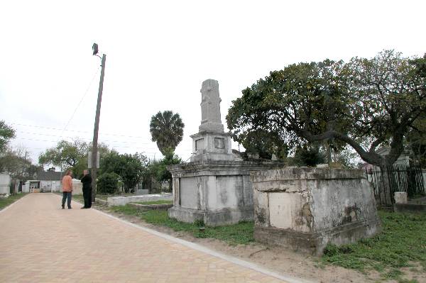 Brownsville City Cemetery (3/4/2004)