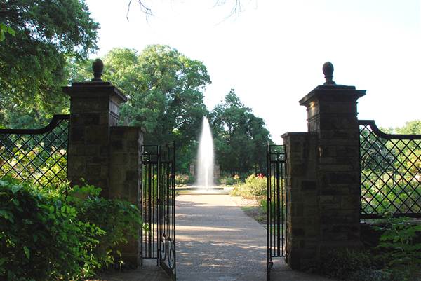 Fort Worth Botanic Garden - Rose Garden (5/16/2012)