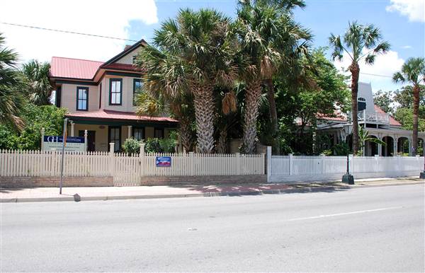 St. Charles Street Historic Neighborhood (8/18/2012)