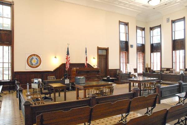 Caldwell County Courthouse (5/10/2007)