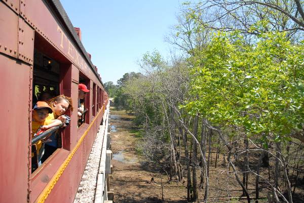 Texas State Railroad (4/20/2007)
