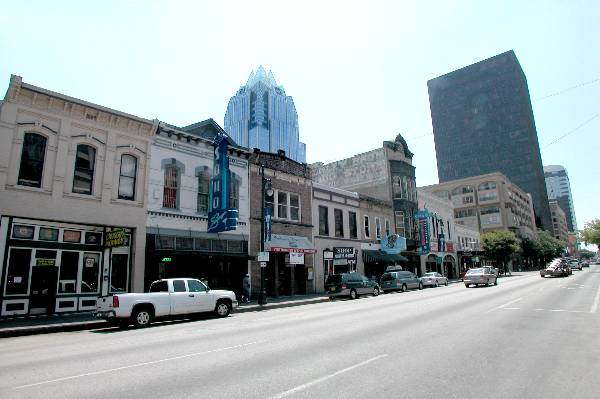 6th Street Retail District (7/19/2004)