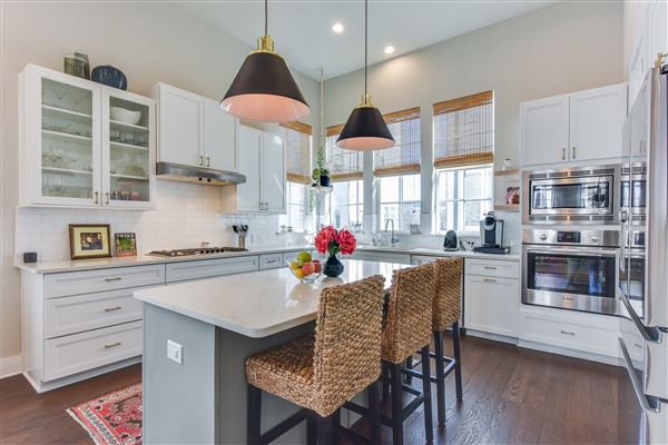 Vineyard Townhome (1/7/2020 - Credits: Robert Kies Photography)