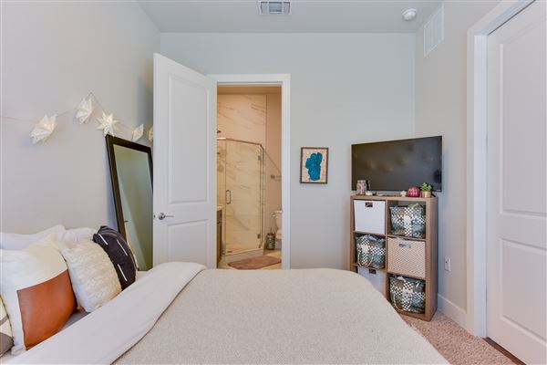 Vineyard Townhome (1/7/2020 - Credits: Robert Kies Photography)