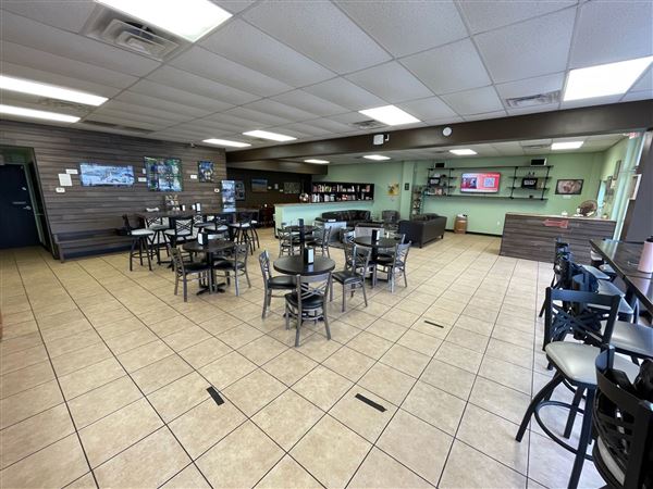 1820 Coffee House (4/2/2021 - Credits: Alvin Convention & Visitors Bureau)