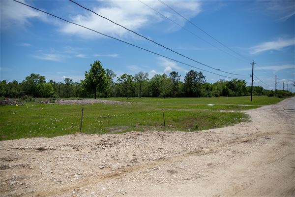 Sun Oil Road / Oil Derricks (5/3/2021 - Credits: City of Mont Belvieu)