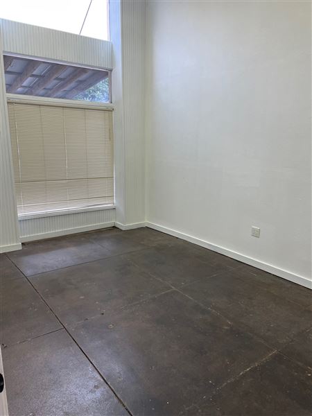 Vacant Taylor Storefront (9/23/2021)