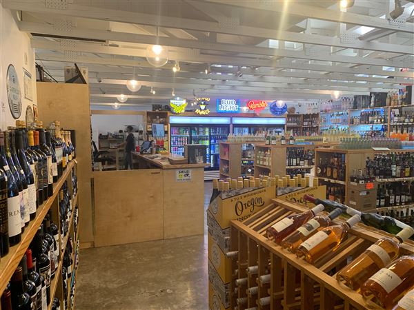 Zeke's Liquor (3/4/2022 - Credits: Adam from Walker Reboot)