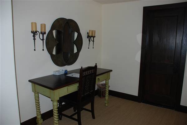 Holland Hotel (6/11/2010)