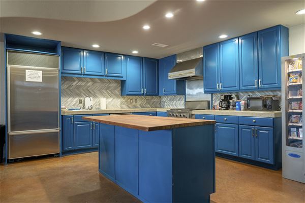Spiderwood Studios 969 - Soundstages - Building B - Offices / Dining (6/30/2023 - Credits: Studio Owner)