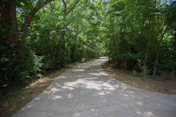 Sublett Creek Linear Park (5/1/2023 - Credits: Owner)
