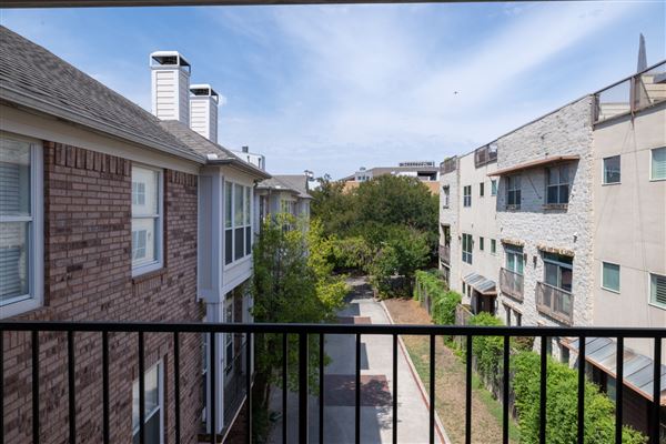 Evergreen Townhome (9/1/2023 - Credits: Red One Management)