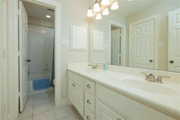 Evergreen Townhome (9/1/2023 - Credits: Red One Management)
