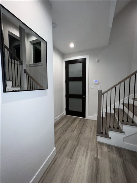 Modern Comtemporary East Downtown Houston Townhome (11/3/2023 - Credits: Duplex Dynasty LLC)