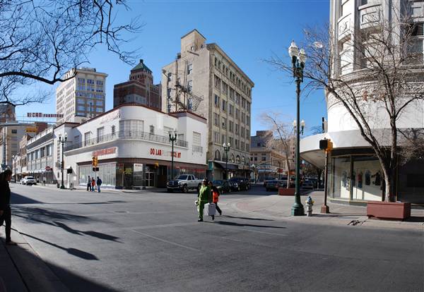 El Paso Downtown - San Antonio Avenue (2/25/2011)