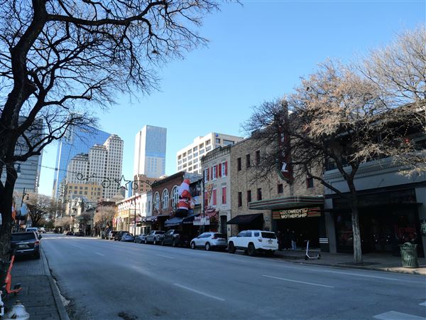 6th Street Retail District (12/20/2024 - Credits: Alex Payne)