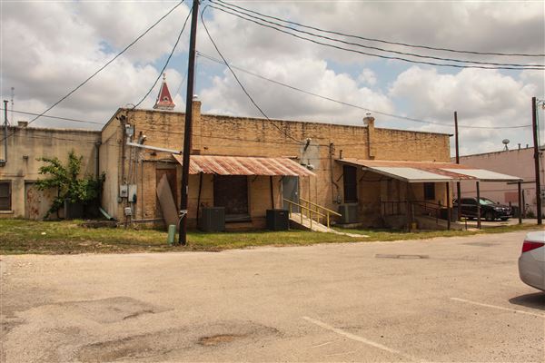 Floresville (4/22/2025 - Credits: Erik McCowan)