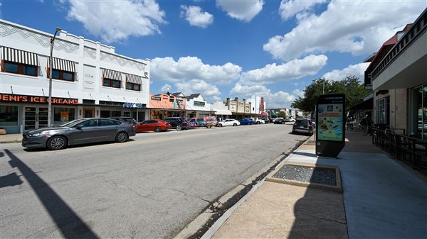 The Heights - 19th Street Retail District (12/2/2025 - Credits: Houston Film Commission)