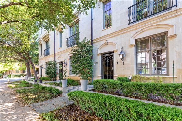 Worthington Condo